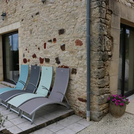 In Near Swimming Lakes, Cleaning Included * Lavercantière